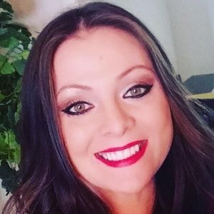 Meet your Posher, Deena